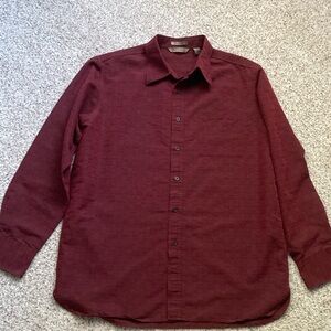 Axist men’s maroon long-sleeves dress shirt, size L